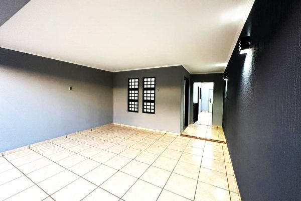 casa-com-3-dormitorios-a-venda-200-m2-de-construcao-terreno-300-m2-centroguariba-sp-02