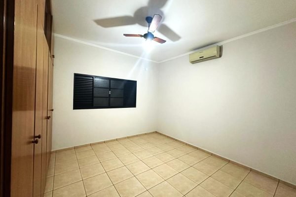 casa-com-3-dormitorios-a-venda-200-m2-de-construcao-terreno-300-m2-centroguariba-sp-05