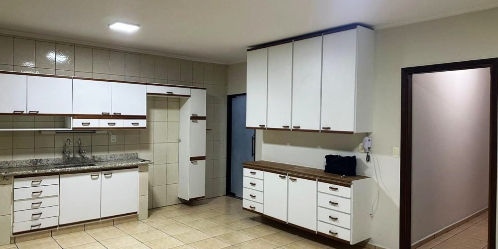 casa-com-3-dormitorios-a-venda-200-m2-de-construcao-terreno-300-m2-centroguariba-sp-11