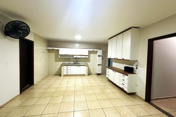 casa-com-3-dormitorios-a-venda-200-m2-de-construcao-terreno-300-m2-centroguariba-sp-12