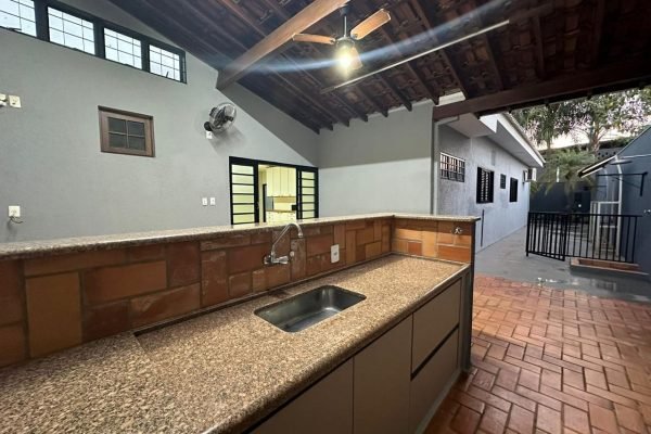 casa-com-3-dormitorios-a-venda-200-m2-de-construcao-terreno-300-m2-centroguariba-sp-15