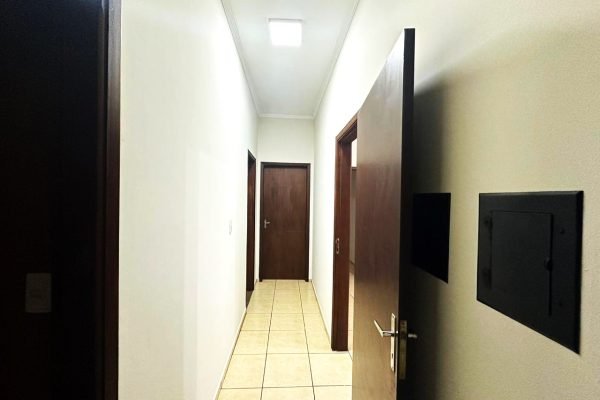 casa-com-3-dormitorios-a-venda-200-m2-de-construcao-terreno-300-m2-centroguariba-sp-7