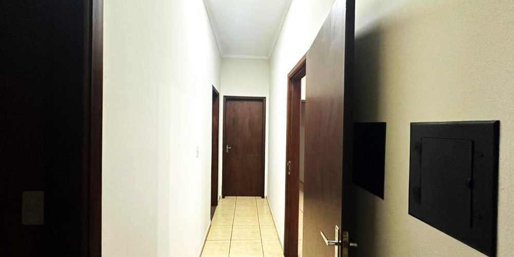 casa-com-3-dormitorios-a-venda-200-m2-de-construcao-terreno-300-m2-centroguariba-sp-7