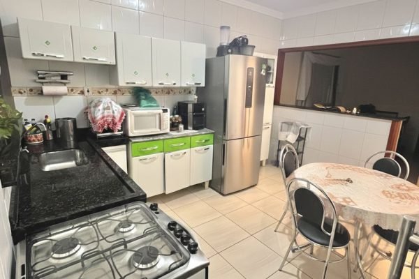 casa-com-3-dormitorios-um-com-suite-200-m-2-vagas-de-garagem-vila-mariana-2-guariba-sp-2