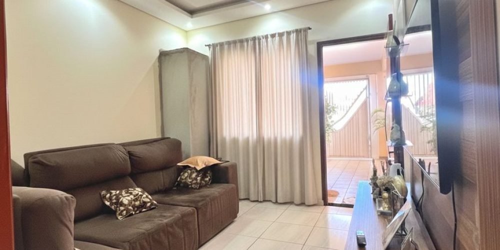 casa-com-3-dormitorios-um-com-suite-200-m-2-vagas-de-garagem-vila-mariana-2-guariba-sp-3